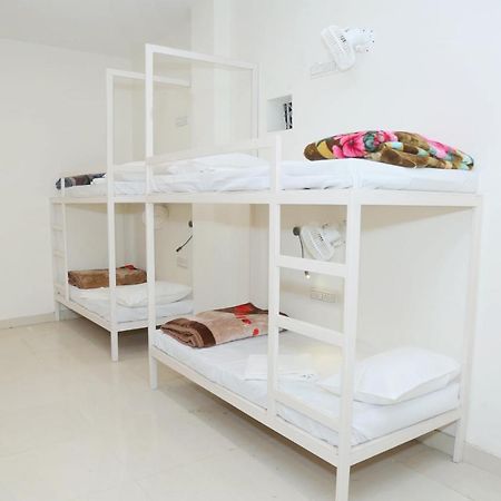 The Charlie'S Hostel Új-Delhi Kültér fotó