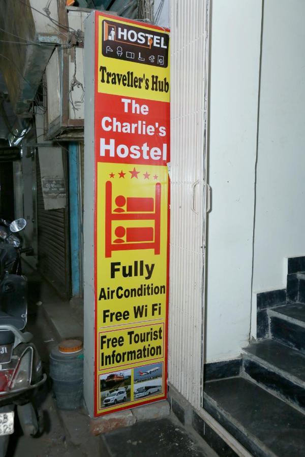 The Charlie'S Hostel Új-Delhi Kültér fotó