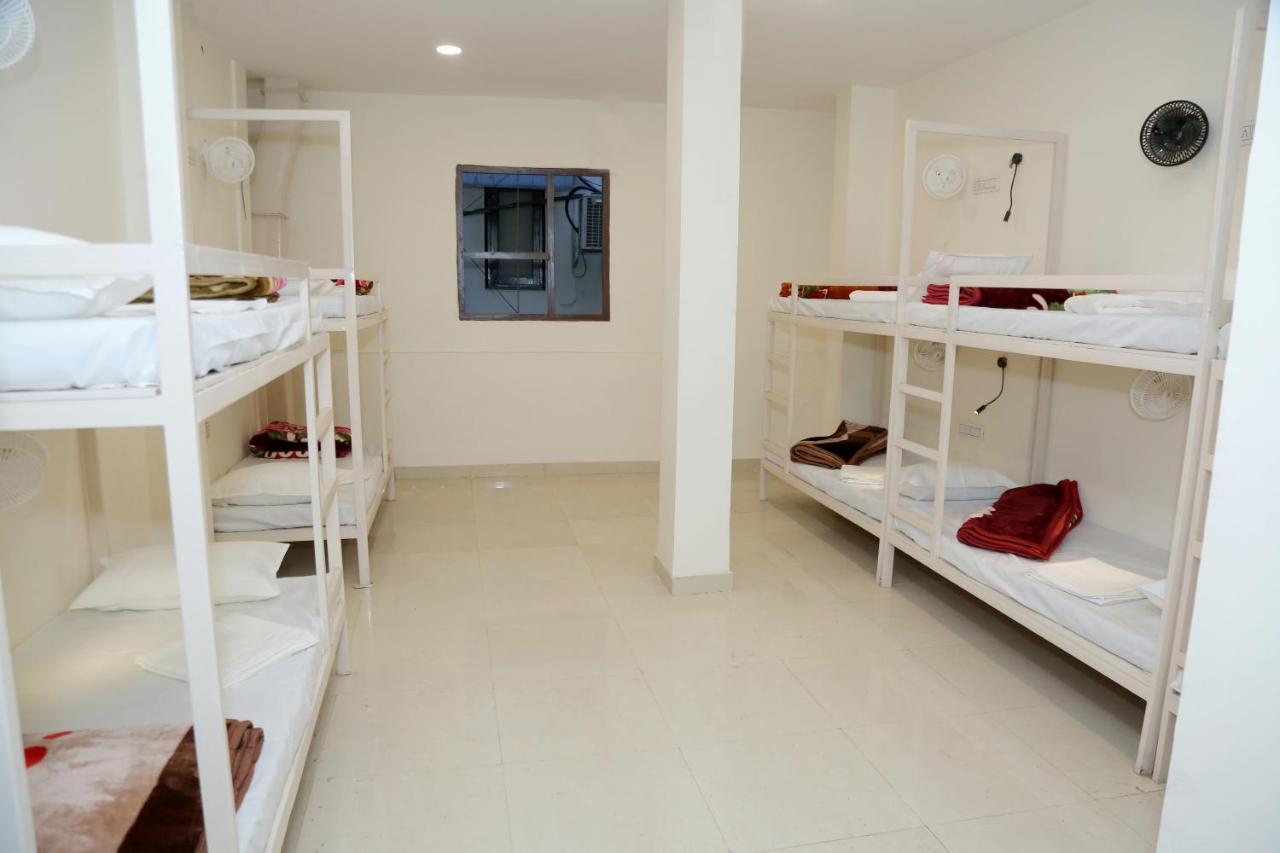 The Charlie'S Hostel Új-Delhi Kültér fotó