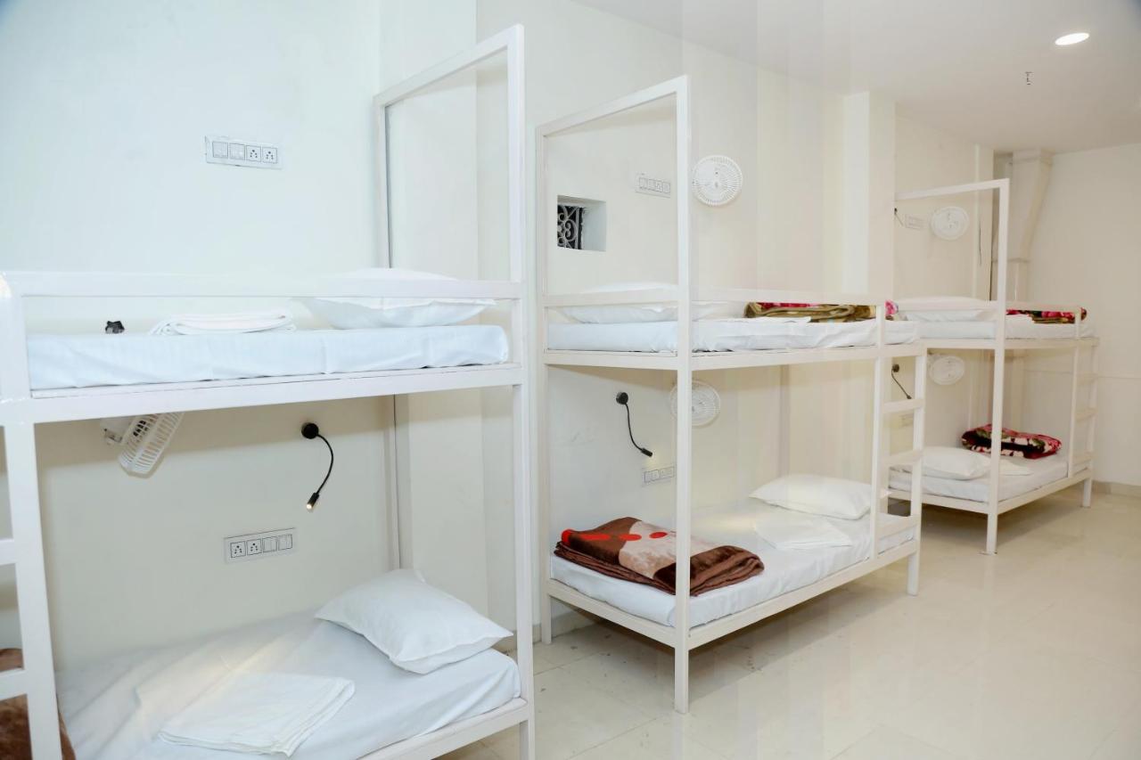 The Charlie'S Hostel Új-Delhi Kültér fotó